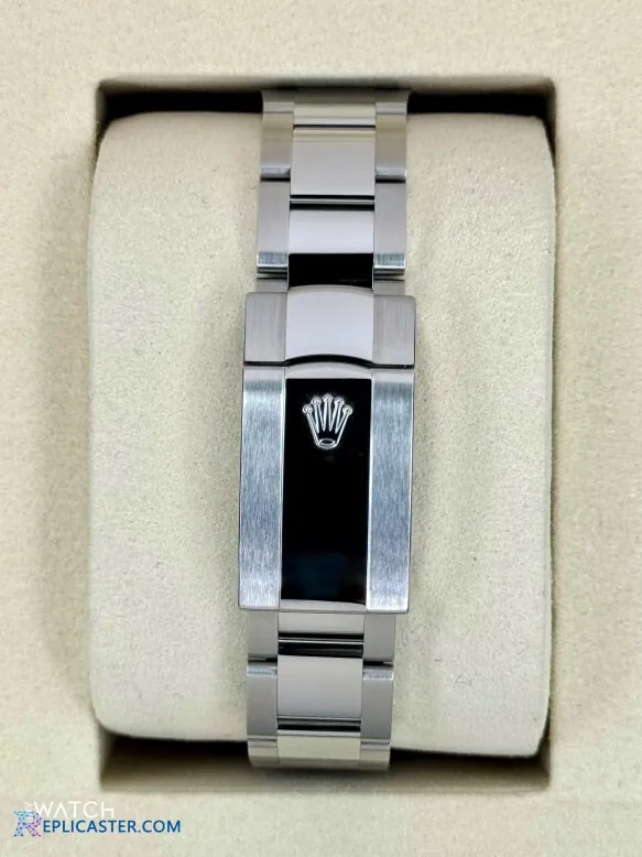 Datejust 41mm replica angled view showcasing profile