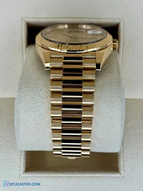 Rolex Day-Date 40mm - Crown and Case Detail