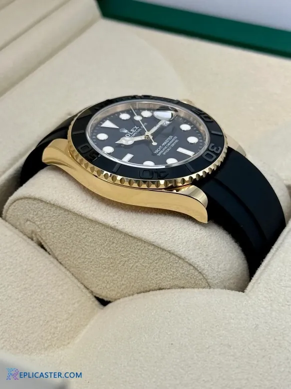 Yacht-Master 42mm bezel detail, rotating numerals