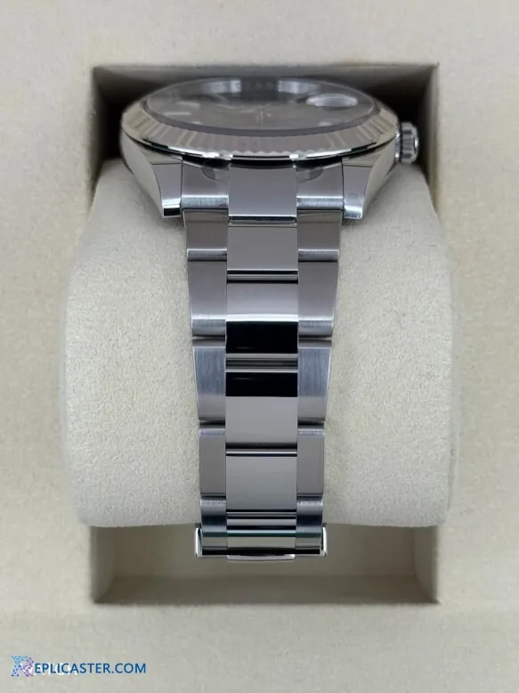 Datejust 41mm angled view showing depth