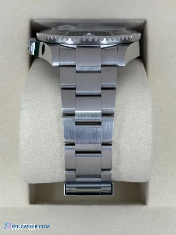 Rolex Sea-Dweller 43mm clone bezel closeup