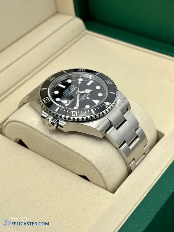 Submariner 41mm clone black dial detail