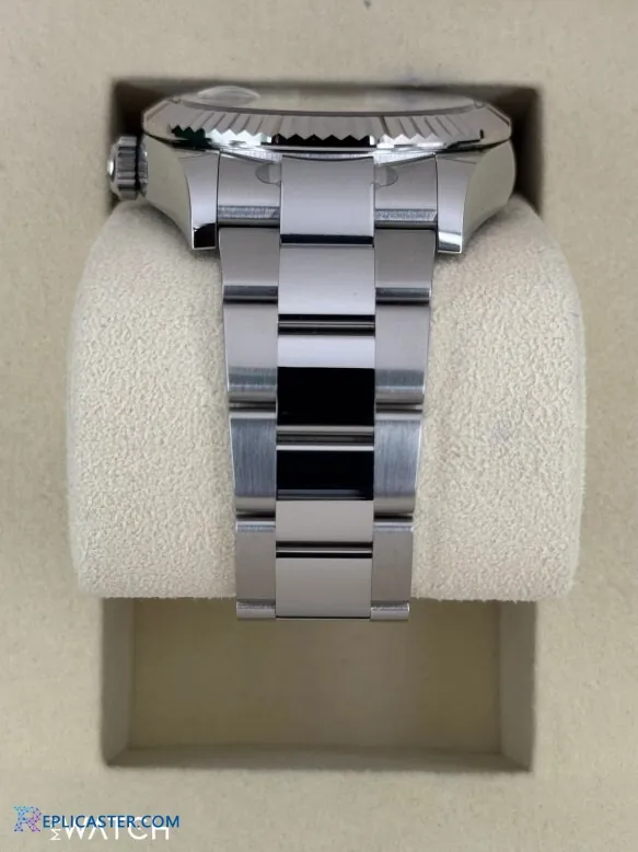Sky-Dweller 42mm watch in presentation box