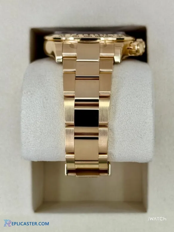 Rolex Daytona 40mm caseback view, Swiss movement