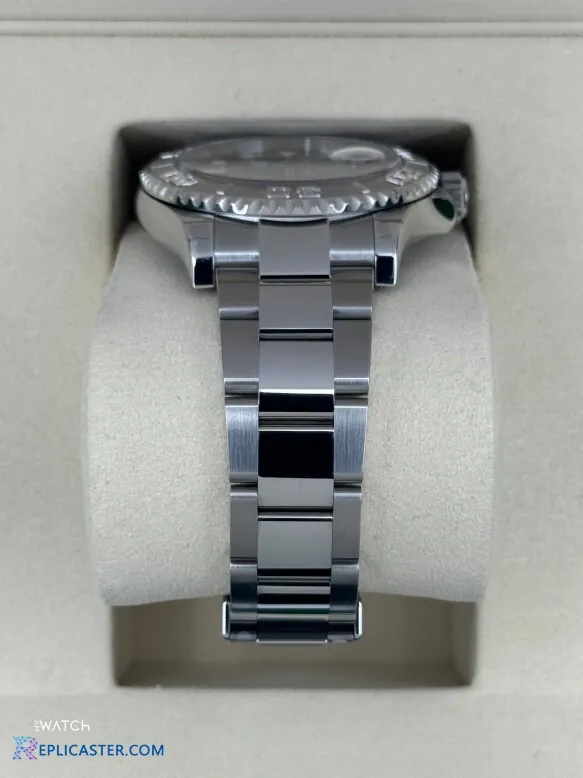 Replica watch crown detail