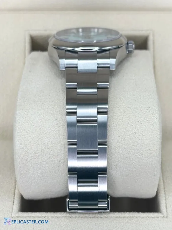 Rolex Oyster Perpetual 31mm Turquoise crown detail