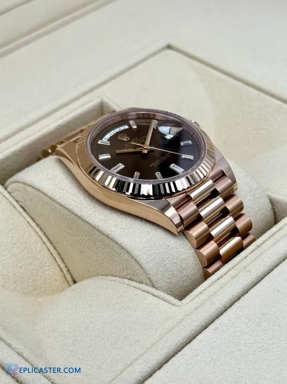 Replica Rolex Day-Date 40mm, side profile