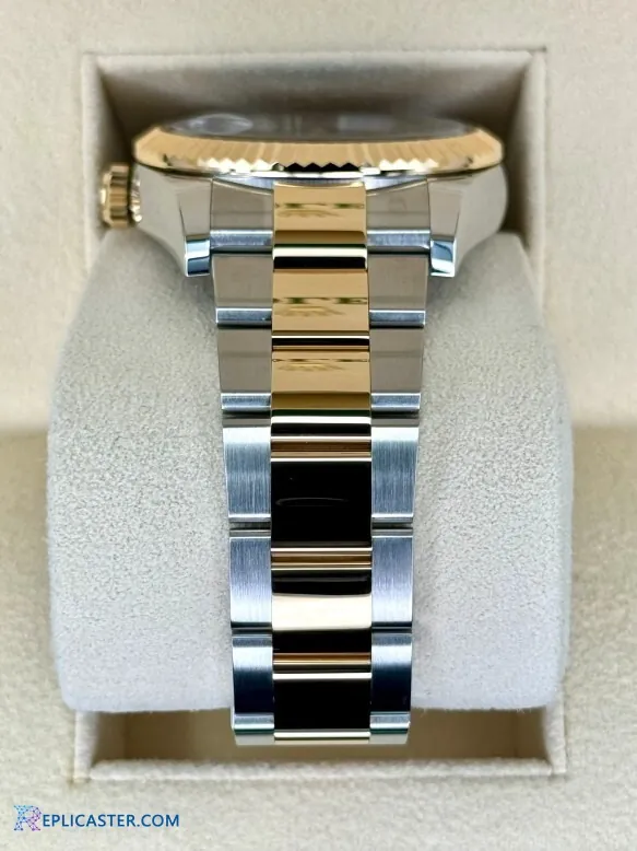 Sky-Dweller crown and case detail