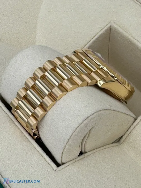 Rolex Day-Date 36mm case side view