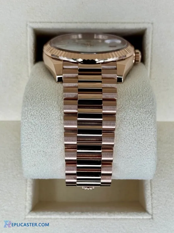 Rolex Day-Date 40mm bezel diamond detail