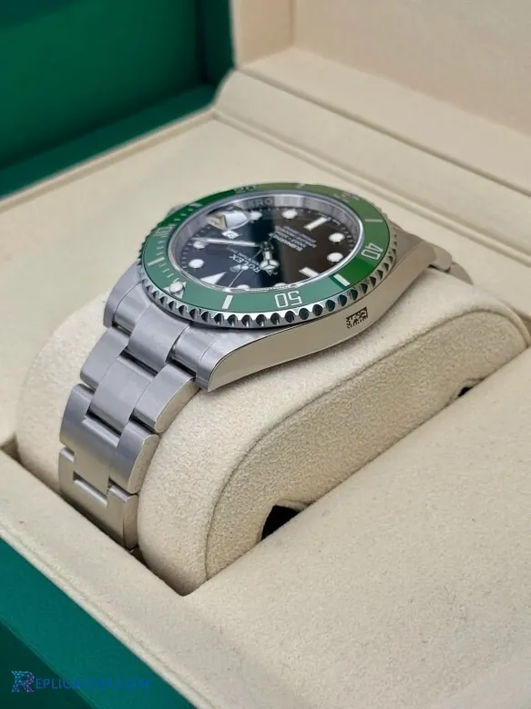 Submariner 41mm clone, green ceramic bezel