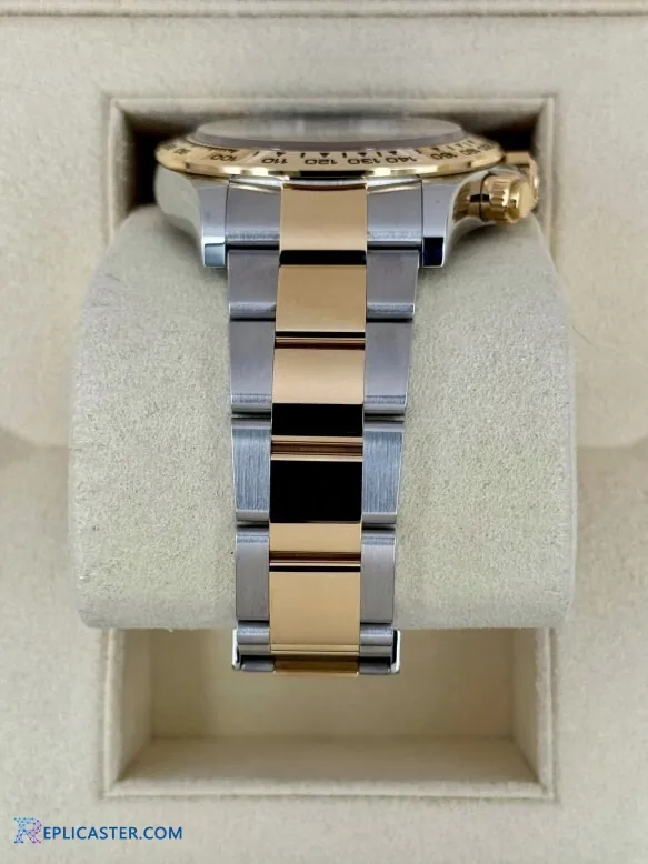Replica Rolex Daytona 40mm bezel detail