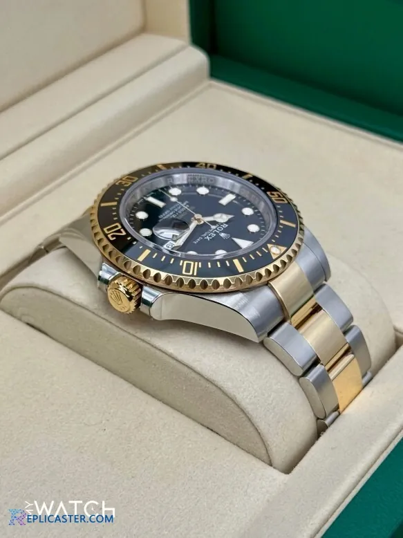 Replica Rolex Sea-Dweller gold & steel case