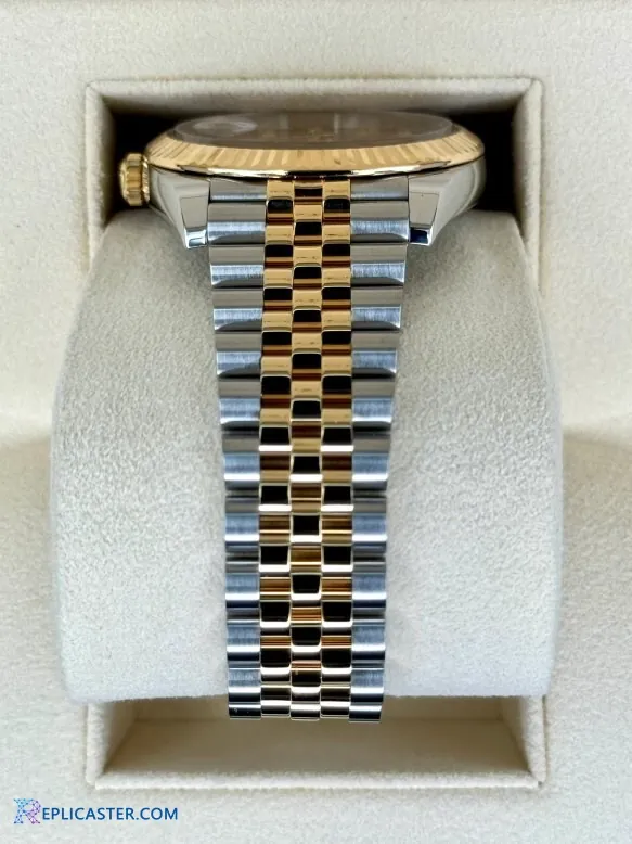 Rolex Datejust 41mm fluted bezel close-up