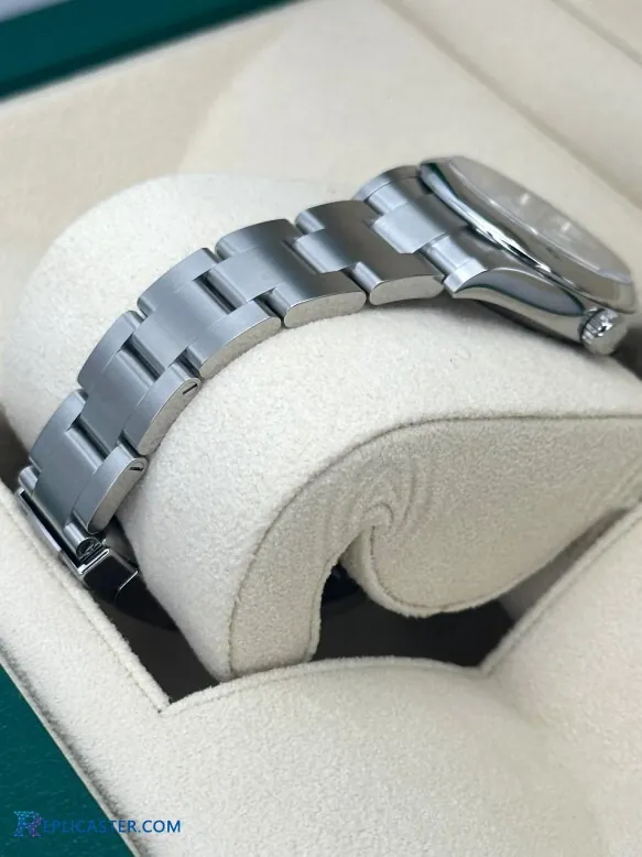Rolex Oyster Perpetual 31mm Turquoise bracelet detail