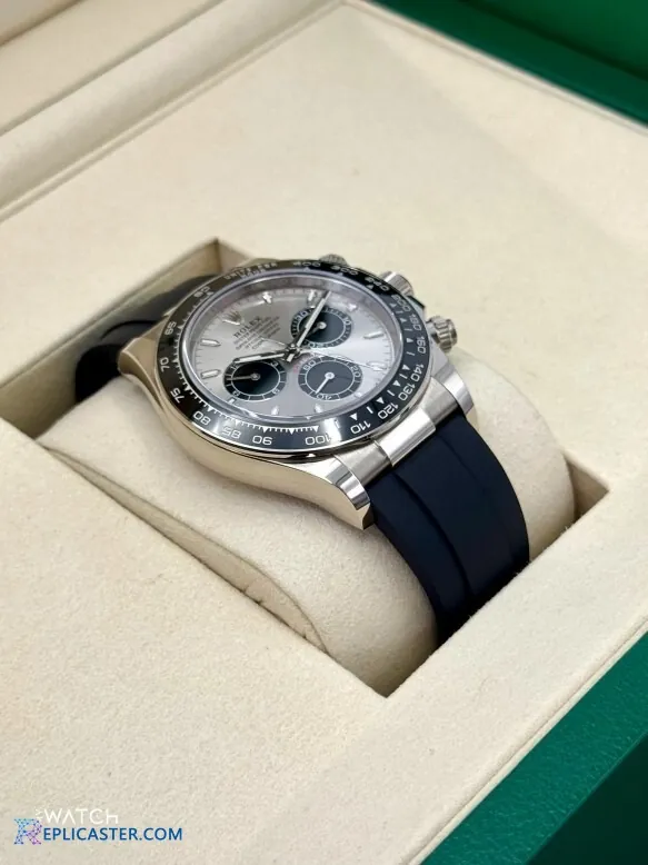 Rolex Daytona 40mm Clone - Black rubber strap close-up