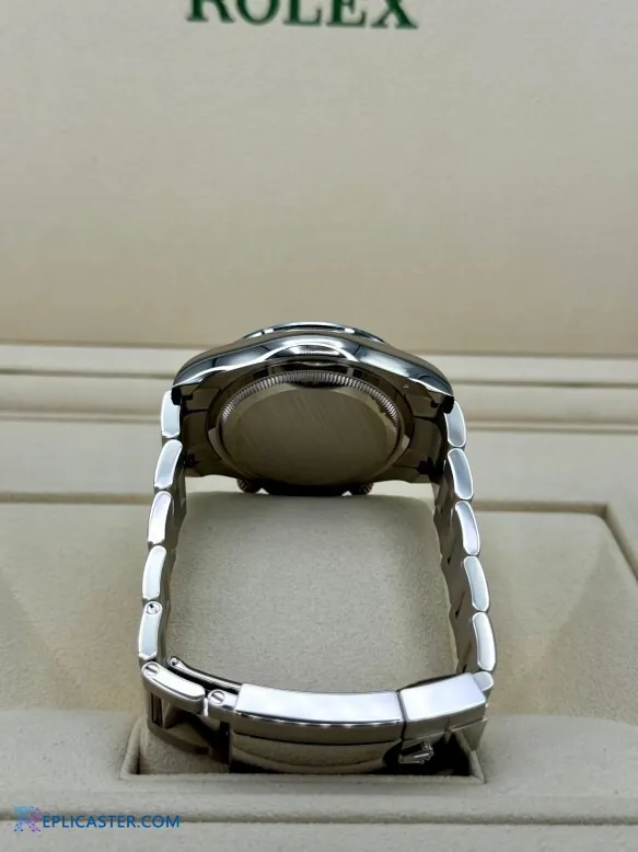 Rolex Daytona 40mm diamond dial close-up