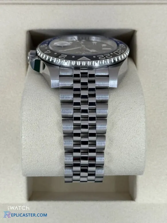 GMT-Master II 40mm Clone - Angled Display